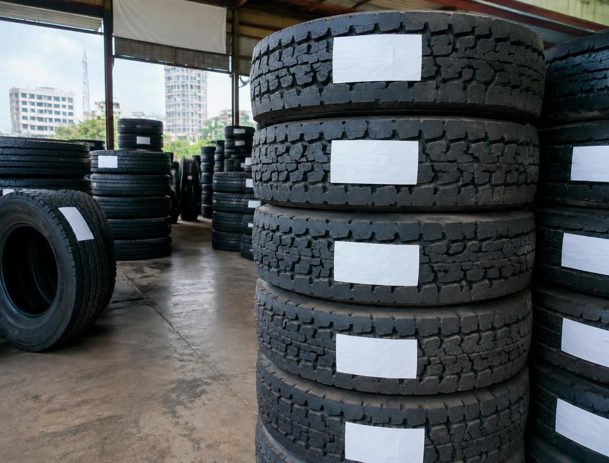 Heavy-duty truck tyres